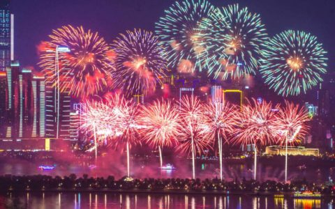 烟花爆竹隐患大 消防提醒春节燃放爆竹注意安全