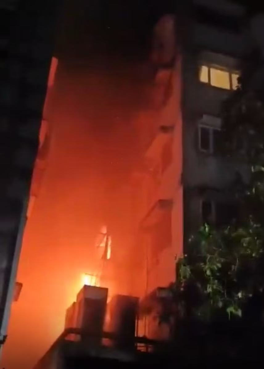 印度加尔各答一酒店发生火灾致14人死亡