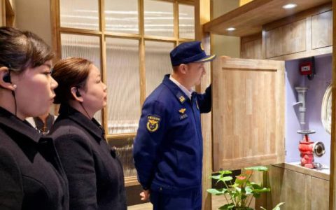 武汉消防开展冬春火灾除患攻坚“百日会战”集中夜巡行动