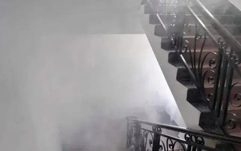 家中起火莫慌乱，正确逃生有技巧！